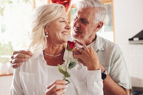Top Benefits of Joining a Senior Match Dating Site